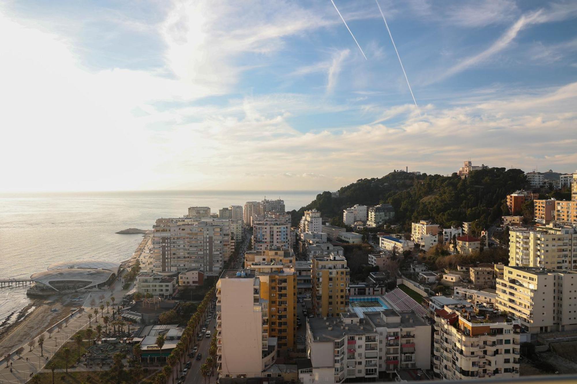 Grandstay Apartments Durrës Buitenkant foto